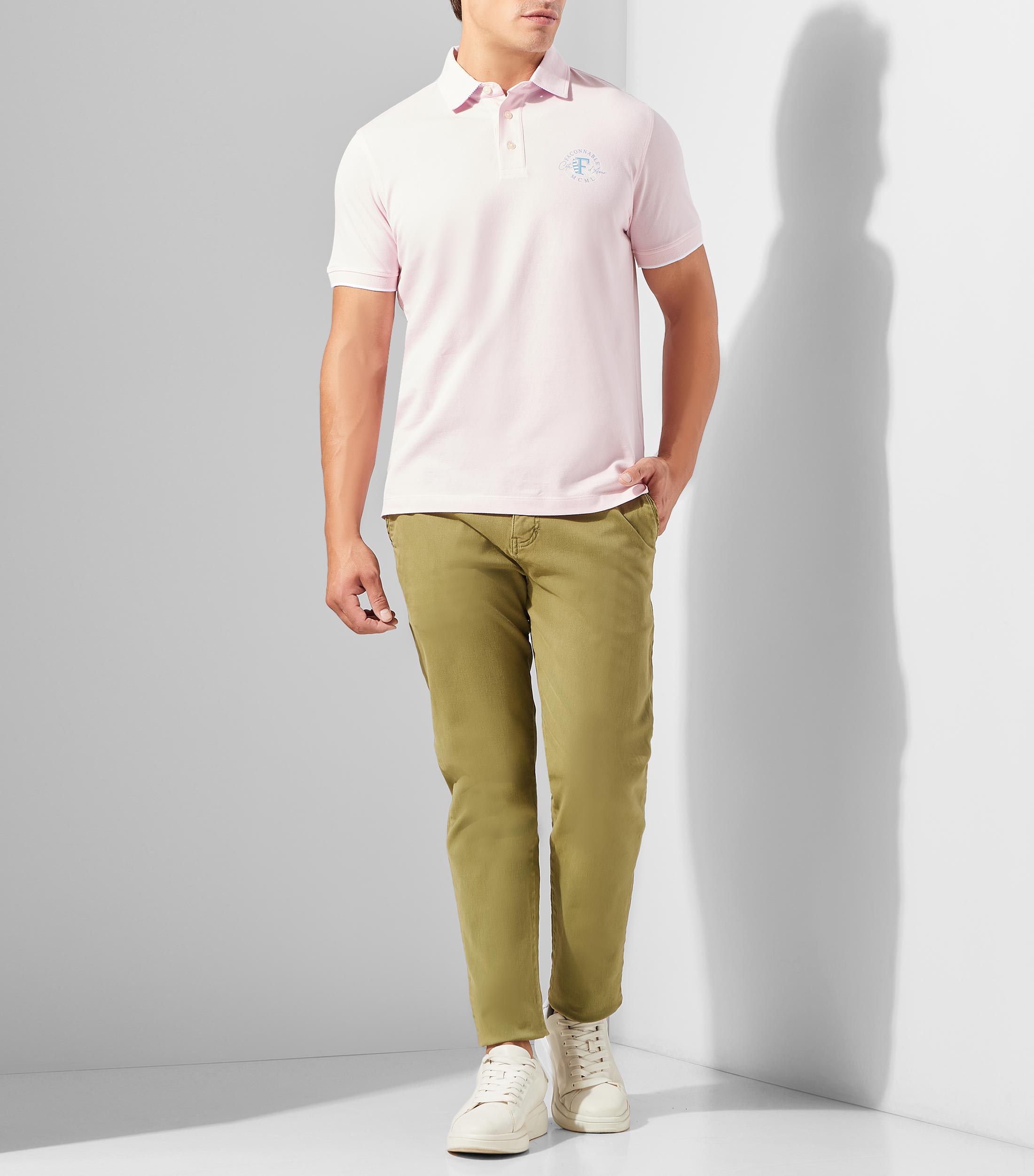 Playera tipo polo manga corta estampada Hombre